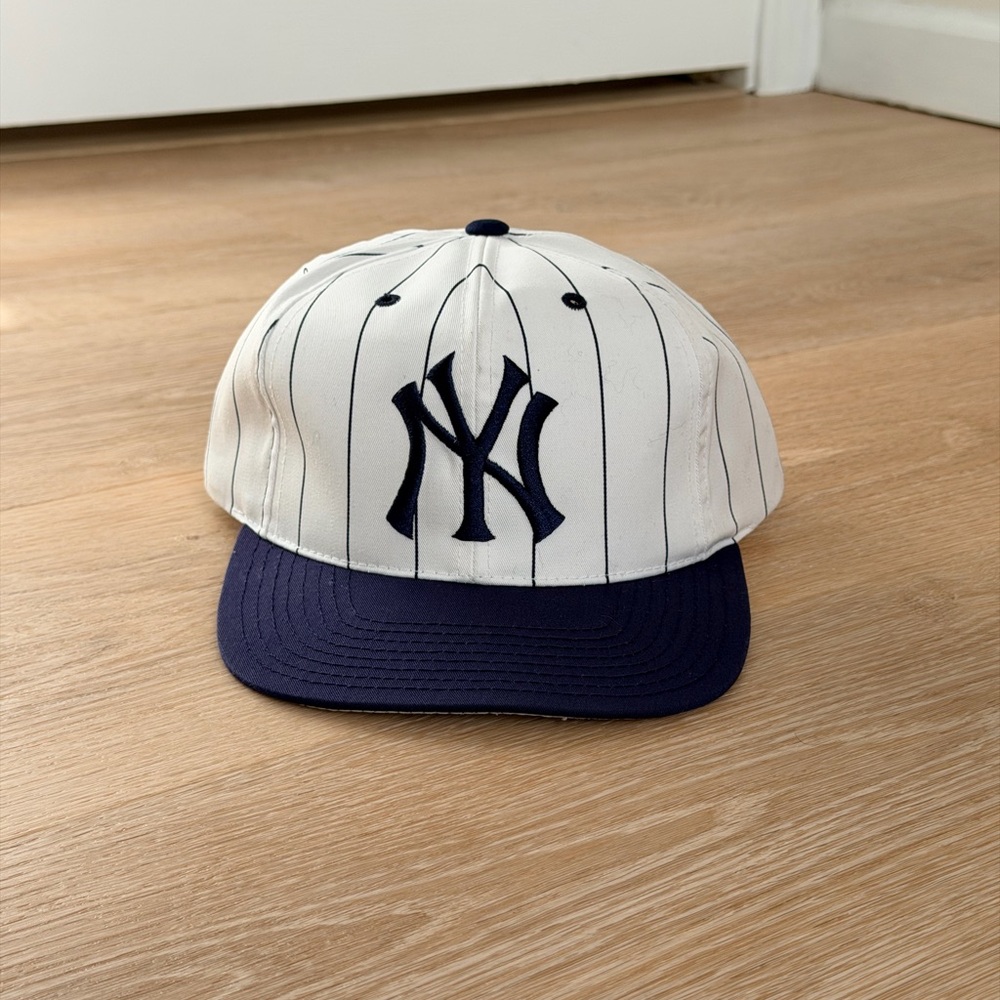RARE Vintage 90s New York Yankees Pinstripe Snapback Hat G-Cap MLB